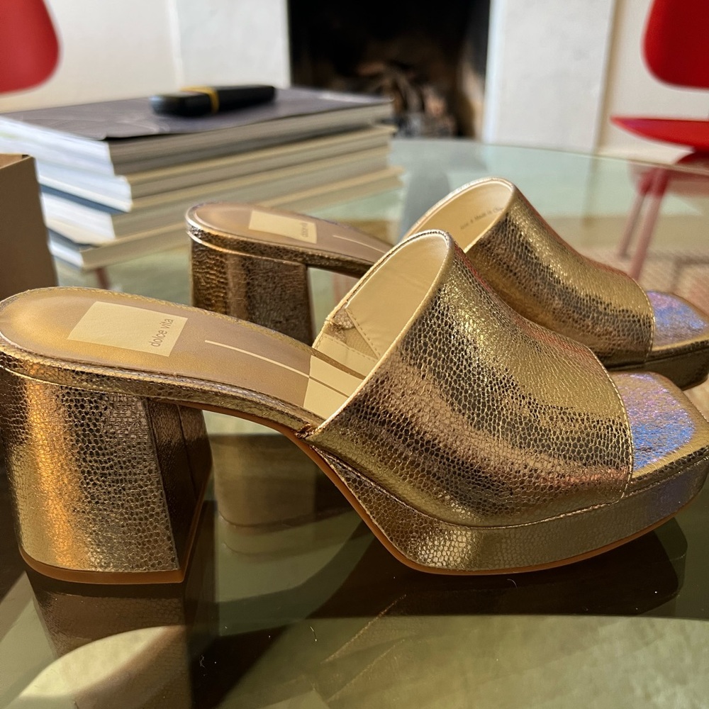 NEW IN BOX (NEVER WORN) DOLCE VITA MARSHA GOLD HEELS